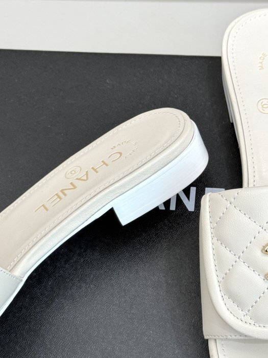 Шлепанцы фото 6