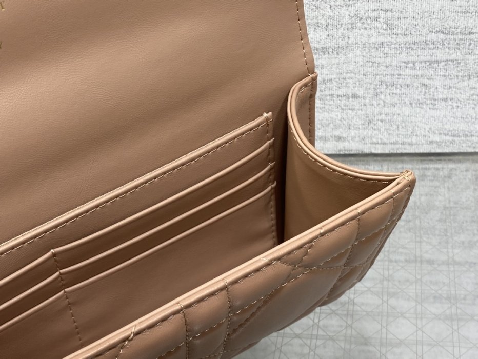 Сумка Miss Caro 24 см фото 8