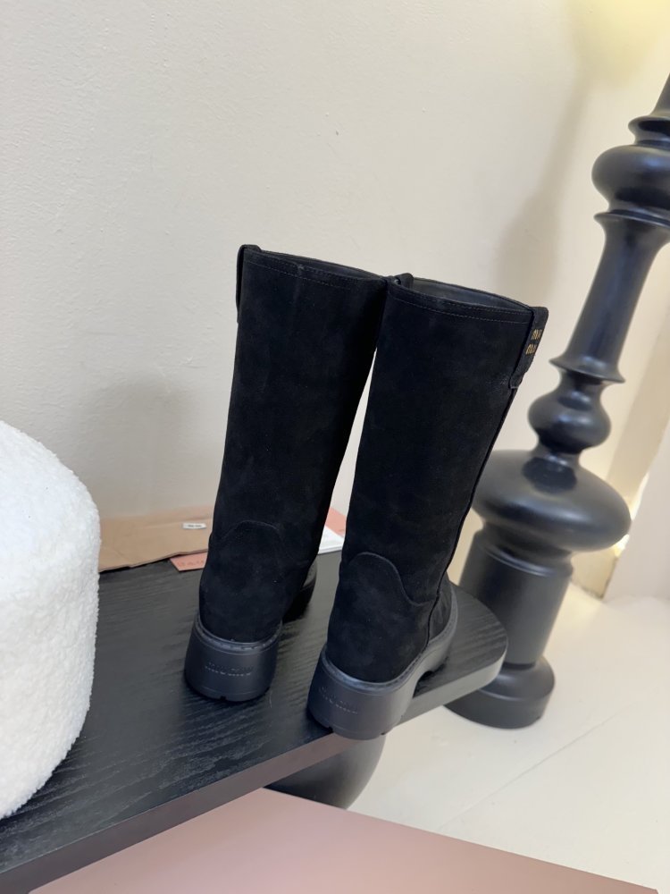 Сапоги женские фото 7