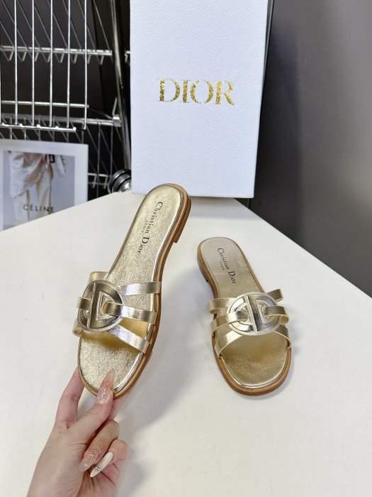 Шльопанці жіночі фото 4