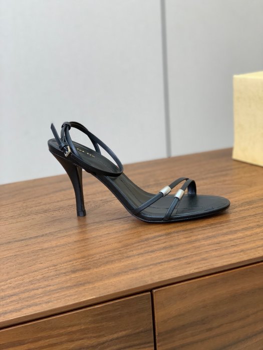 Босоножки фото 4