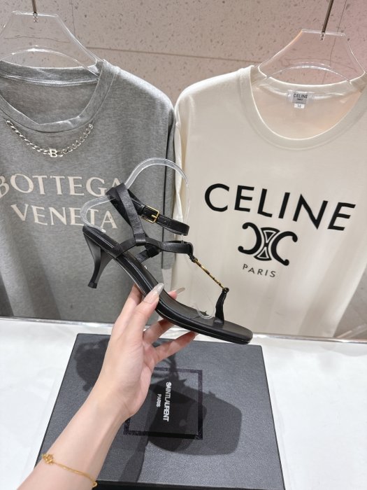 Босоножки фото 5