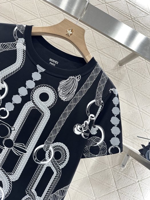 T-shirt women's фото 7