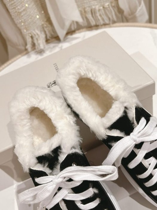 Shoes women's on fur фото 4