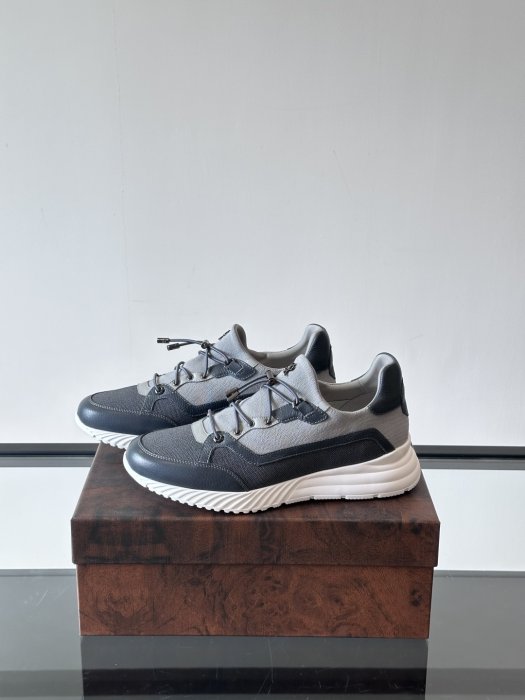 Кросівки фото 3