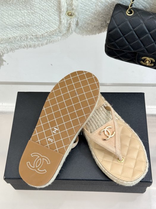 Шлепанцы женские фото 9