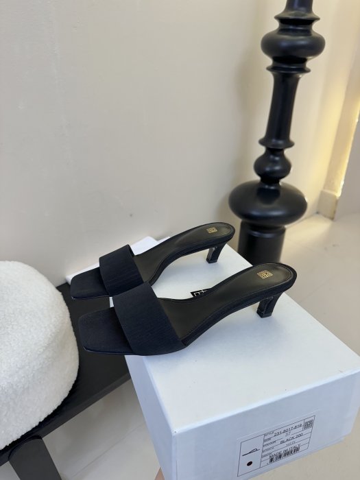 Шльопанці жіночі фото 5