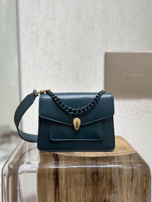 A bag women's Serpenti Forever 20 cm