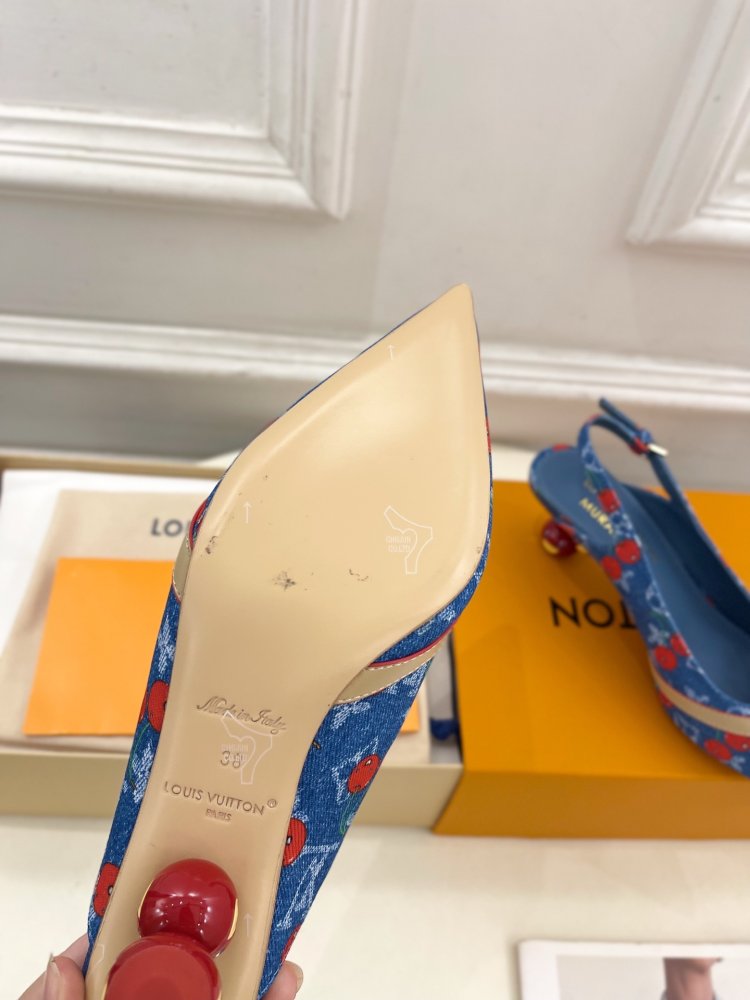 Босоножки фото 9