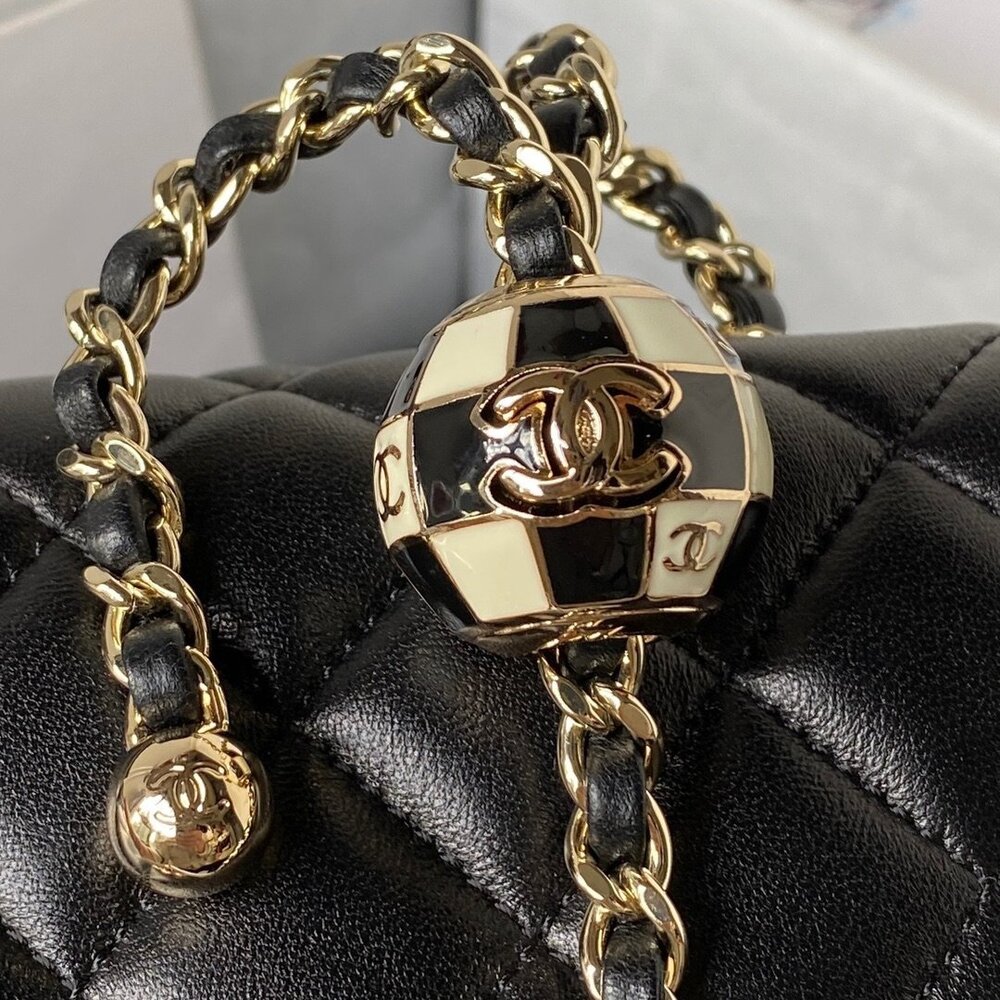 A bag Chanel Flap Bag Lambskin Gold 15 cm фото 4