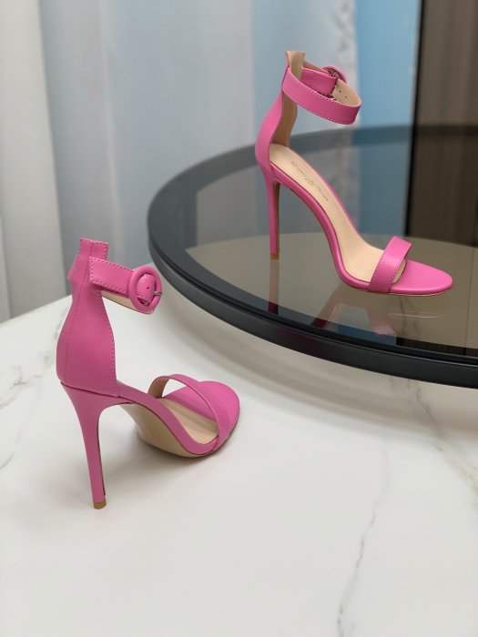 Босоножки фото 3