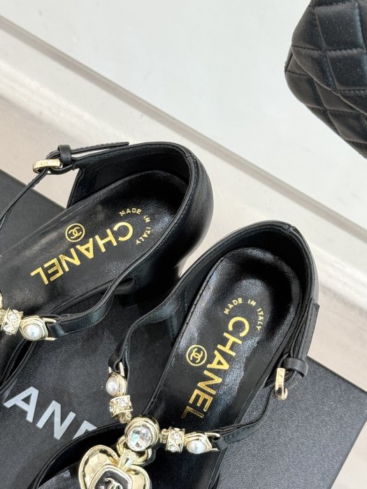 Босоножки фото 8