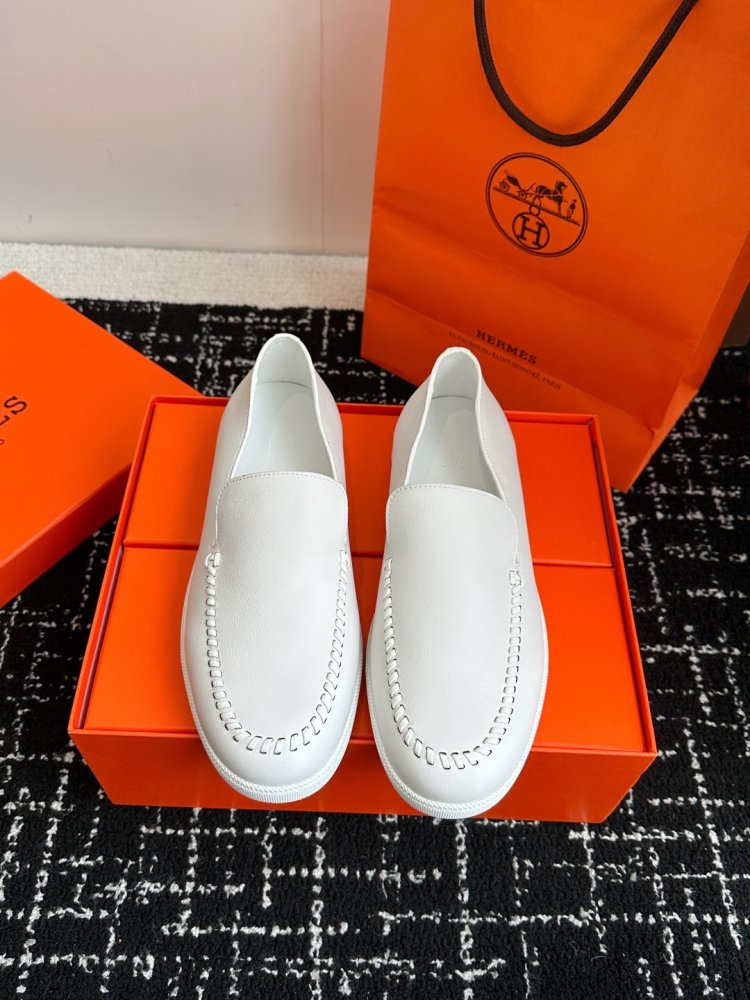 Лоферы женские