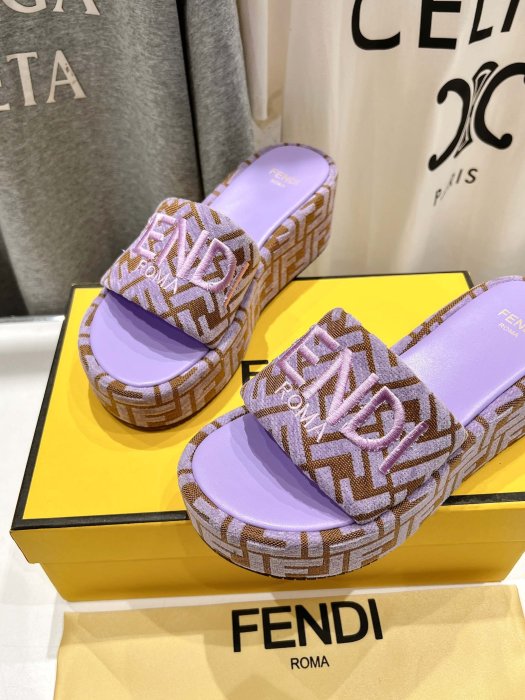 Шлепанцы фото 6