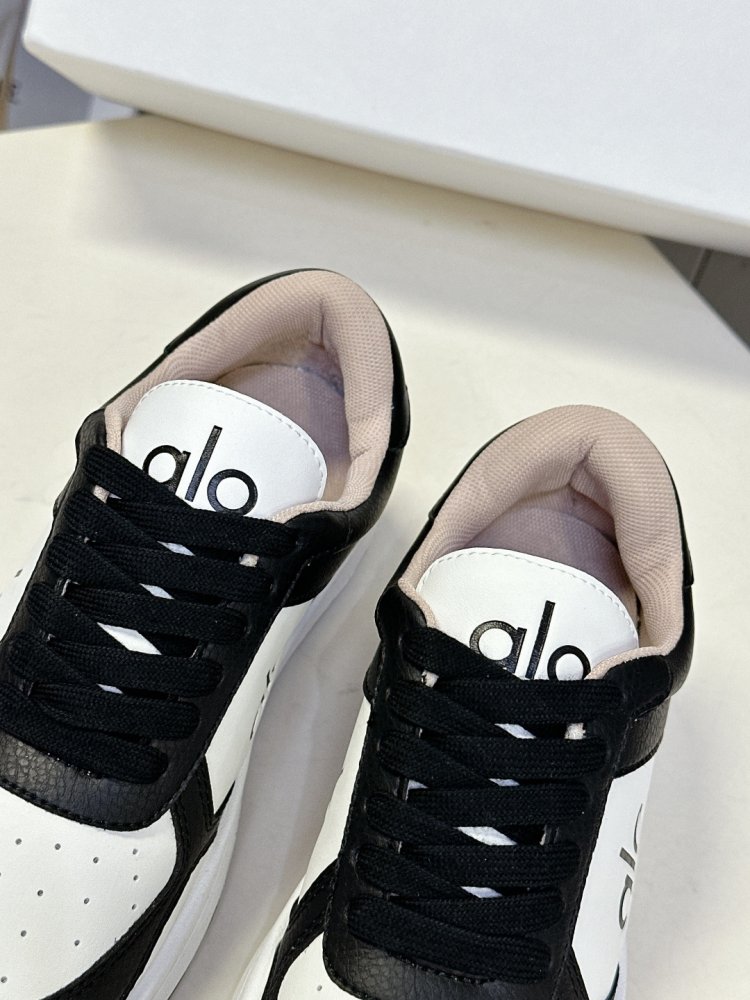 Кросівки жіночі фото 7