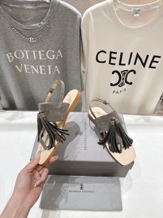 Сандалии женские фото 4