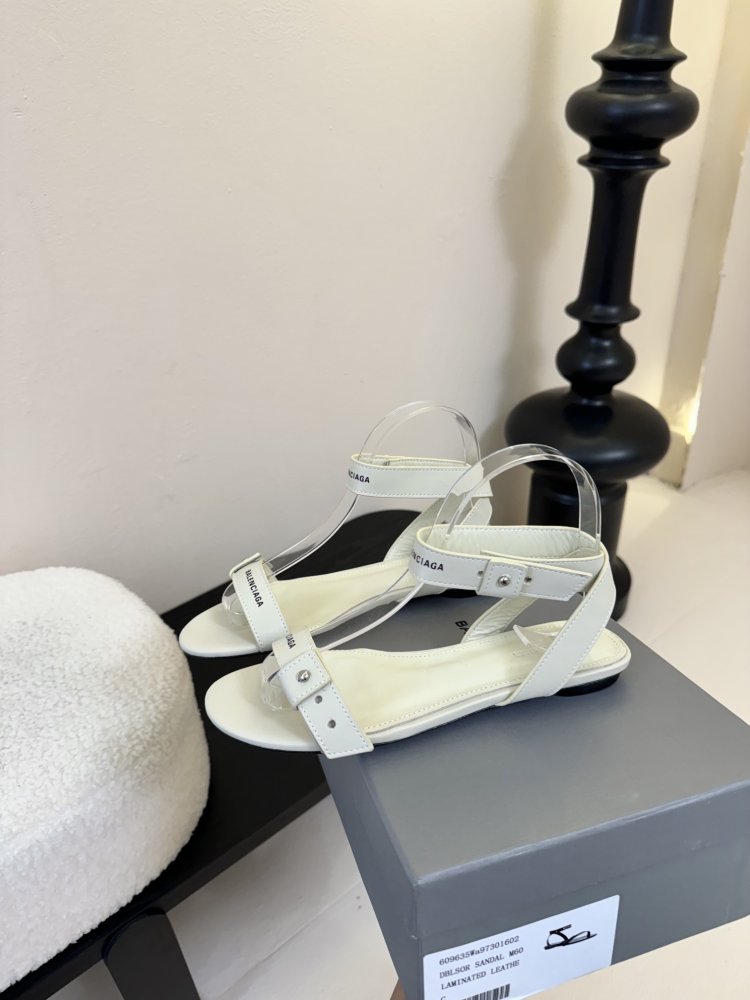 Босоножки фото 5