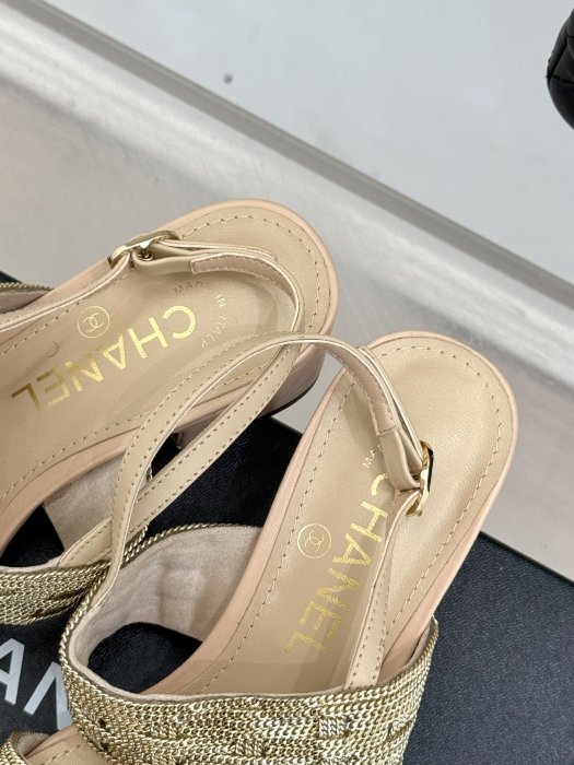 Босоножки фото 8