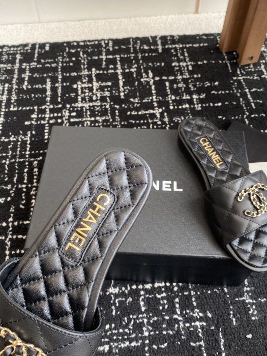 Шльопанці жіночі фото 8