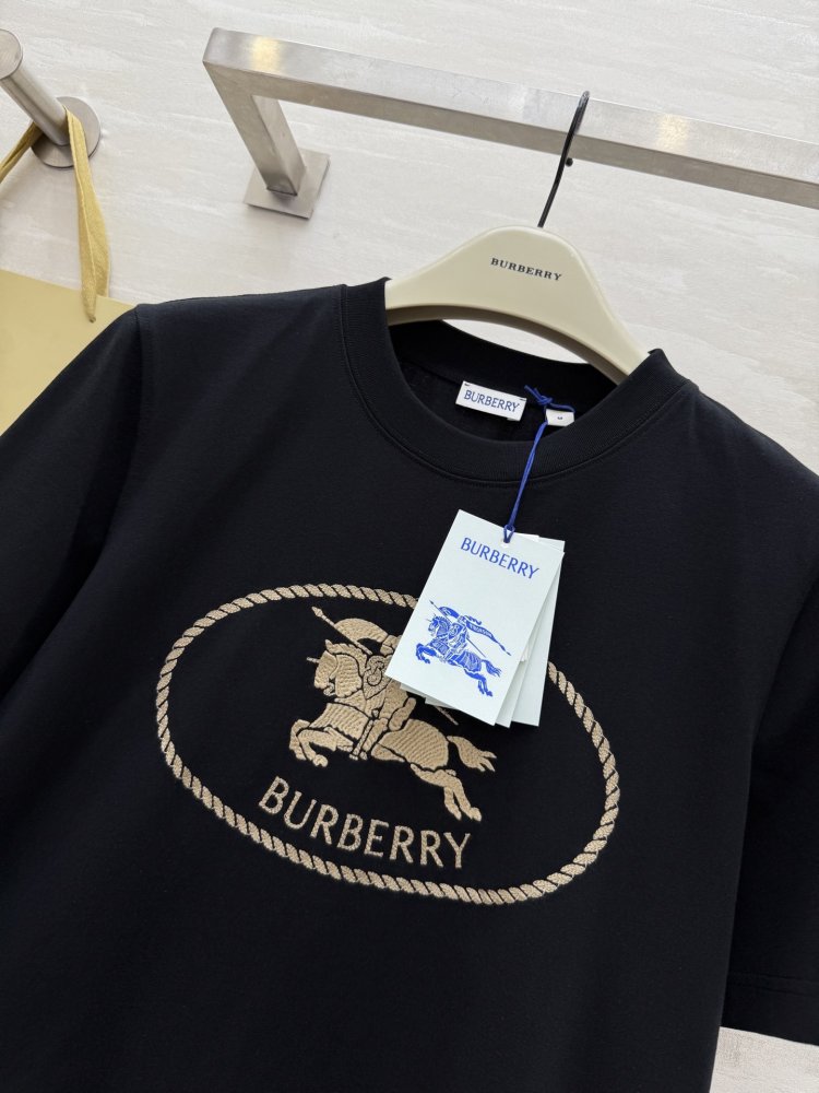 Футболка жіноча фото 3