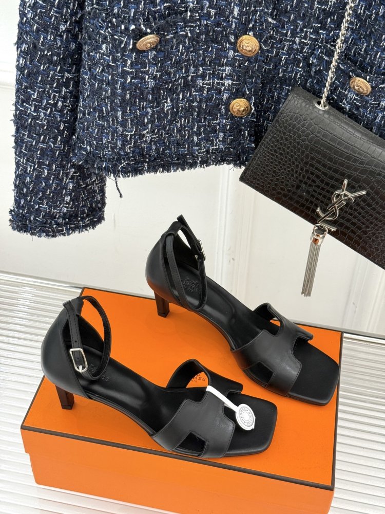 Босоножки фото 3