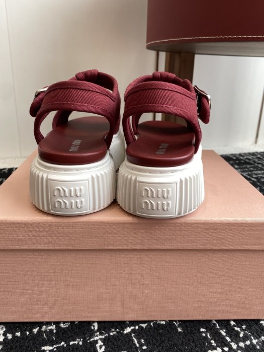 Сандалі жіночі фото 7