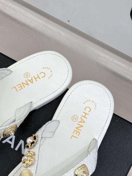 Шлепанцы фото 8