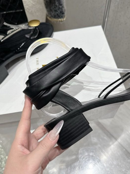 Босоножки фото 3