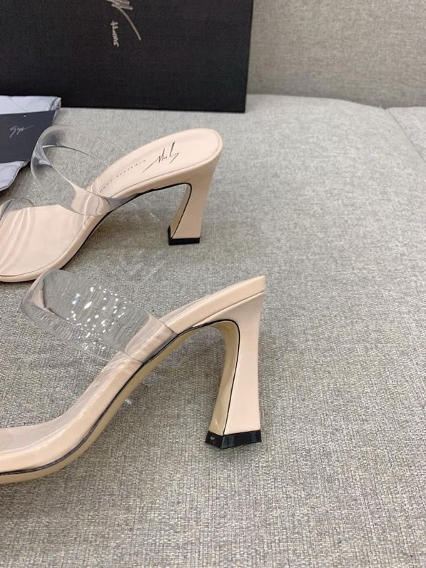 Босоніжки фото 7