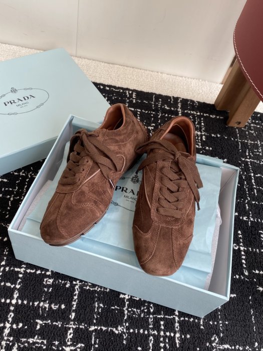 Кроссовки женские фото 5