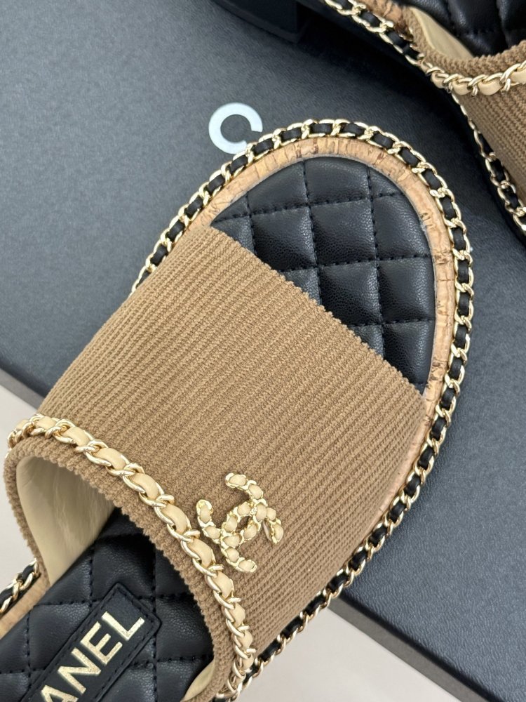 Шльопанці жіночі фото 7