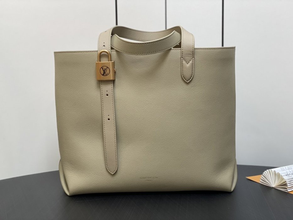 A bag women's Low Key Cabas 47 cm