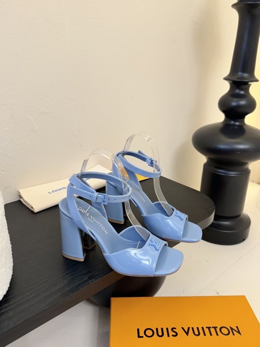 Босоножки фото 2