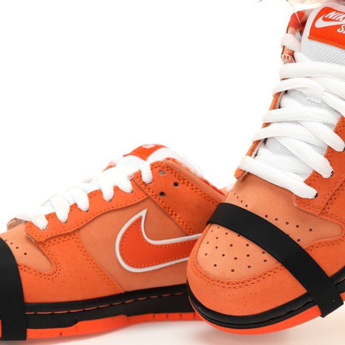 Sneakers ConcePts x Nike SB Dunk Low Orange Lobster фото 8