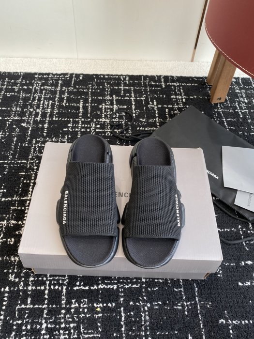 Шлепанцы женские