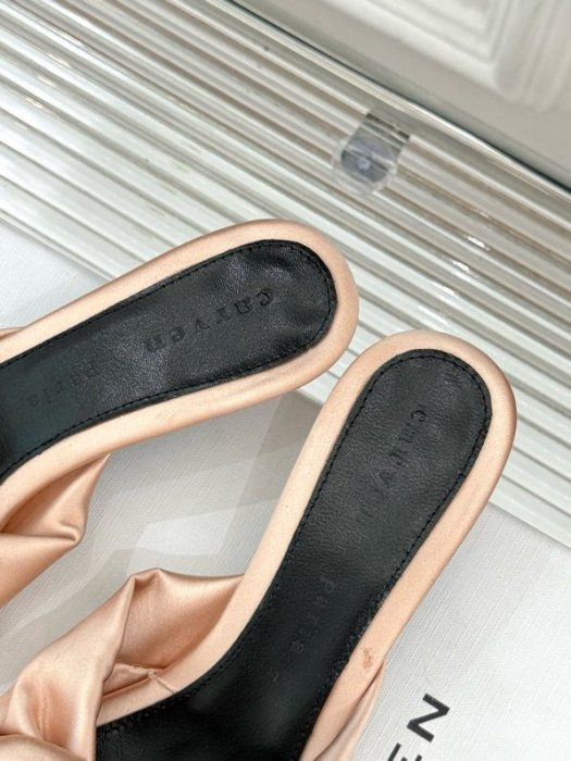 Босоніжки фото 9