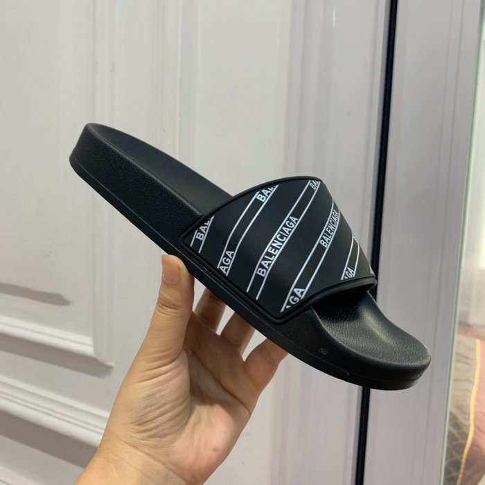 Шлепанцы фото 3