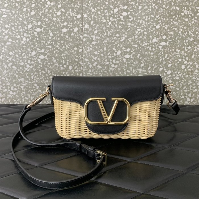 A bag women's Valentino Garavani Loco 22 cm