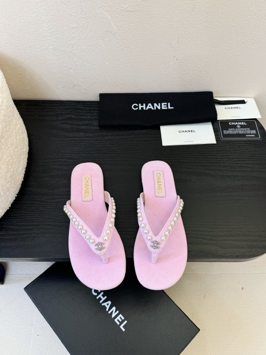 Шлепанцы женские