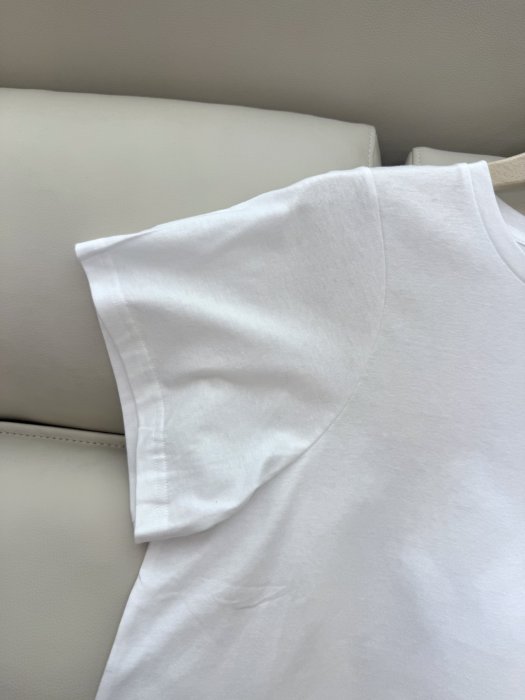 T-shirt women's фото 5