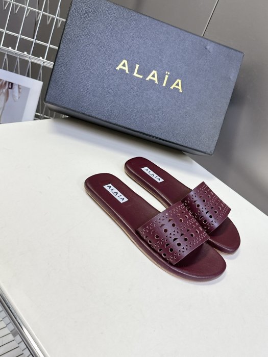 Шлепанцы женские фото 2