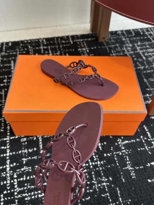 Шльопанці жіночі фото 6