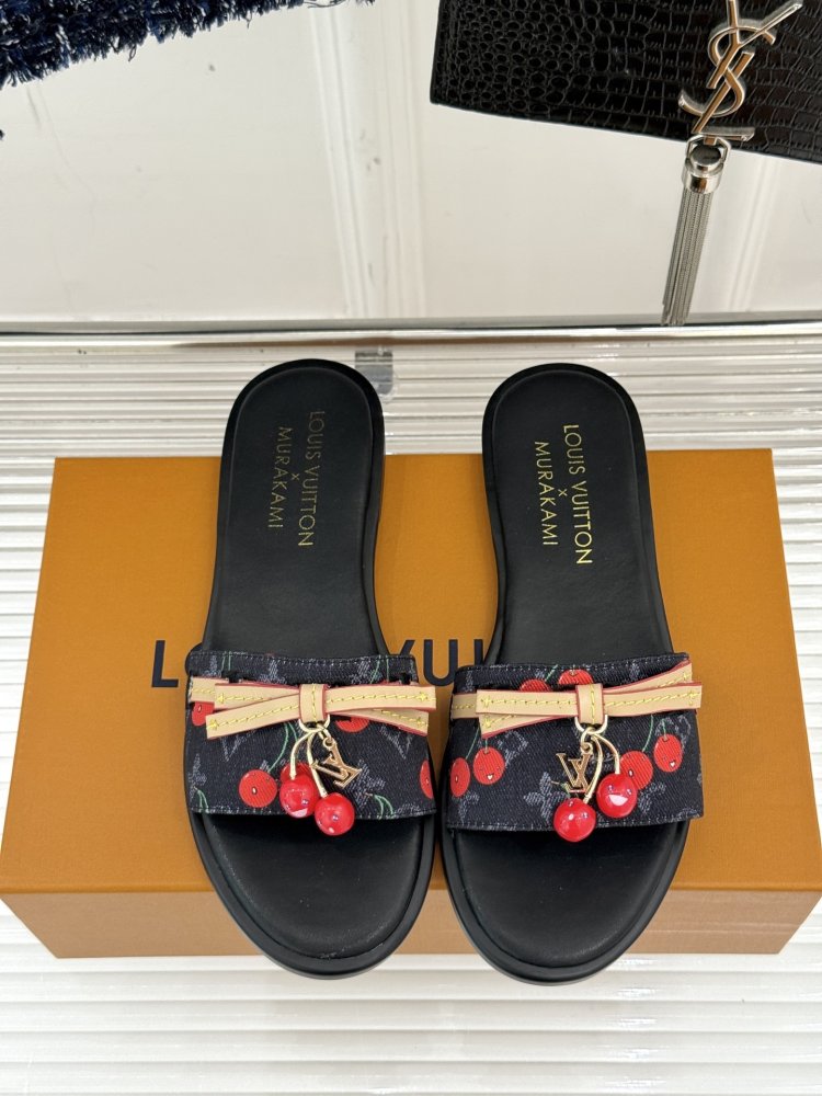 Шлепанцы женские фото 4