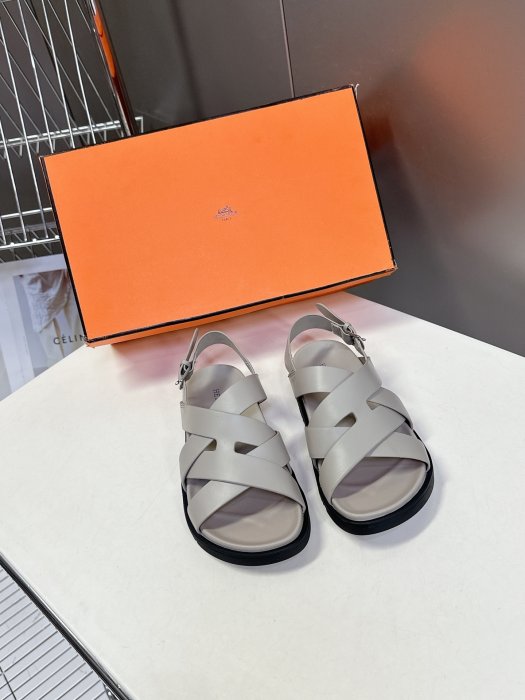 Сандалии женские