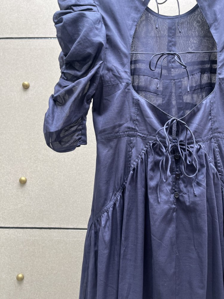 Dress from sleeves-flashlights and open back фото 7