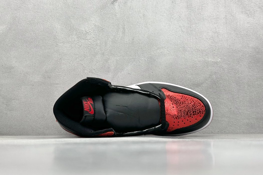 Кроссовки Air Jordan 1 High фото 3