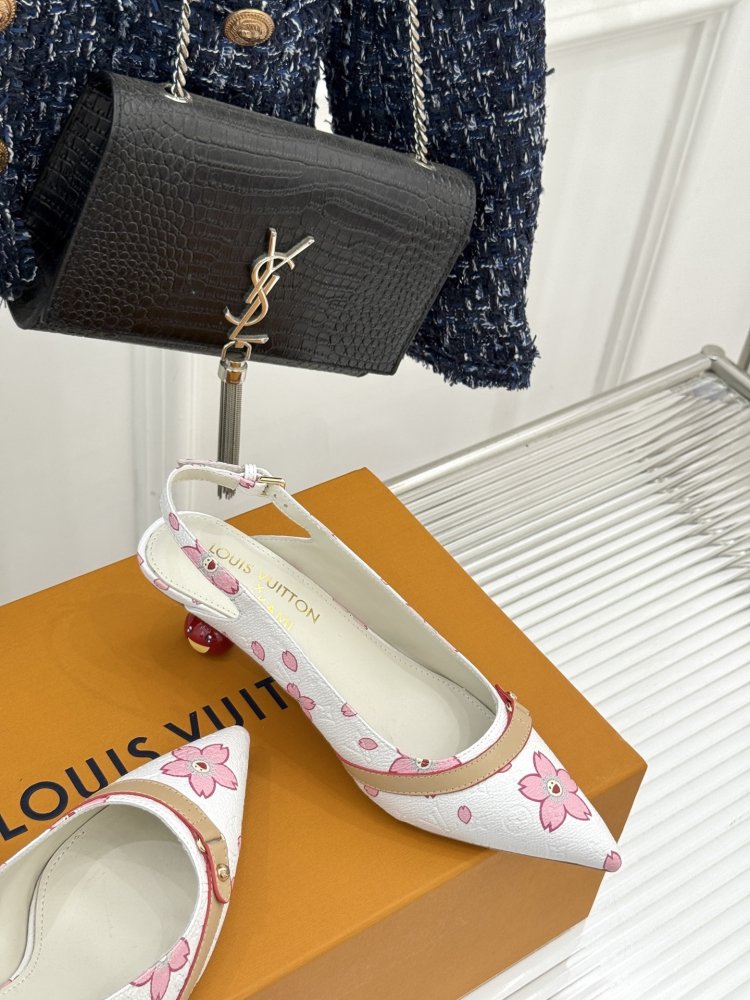 Босоножки фото 5