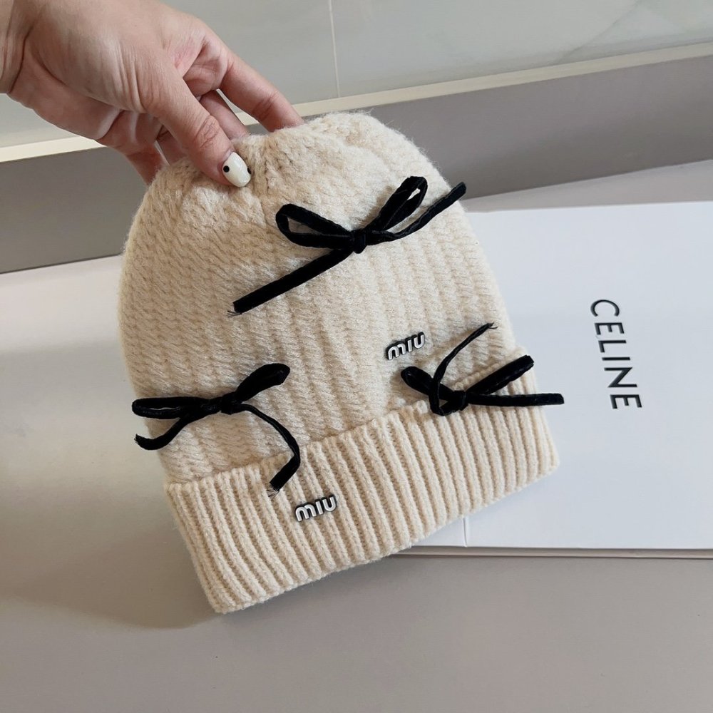 A cap knitted winter