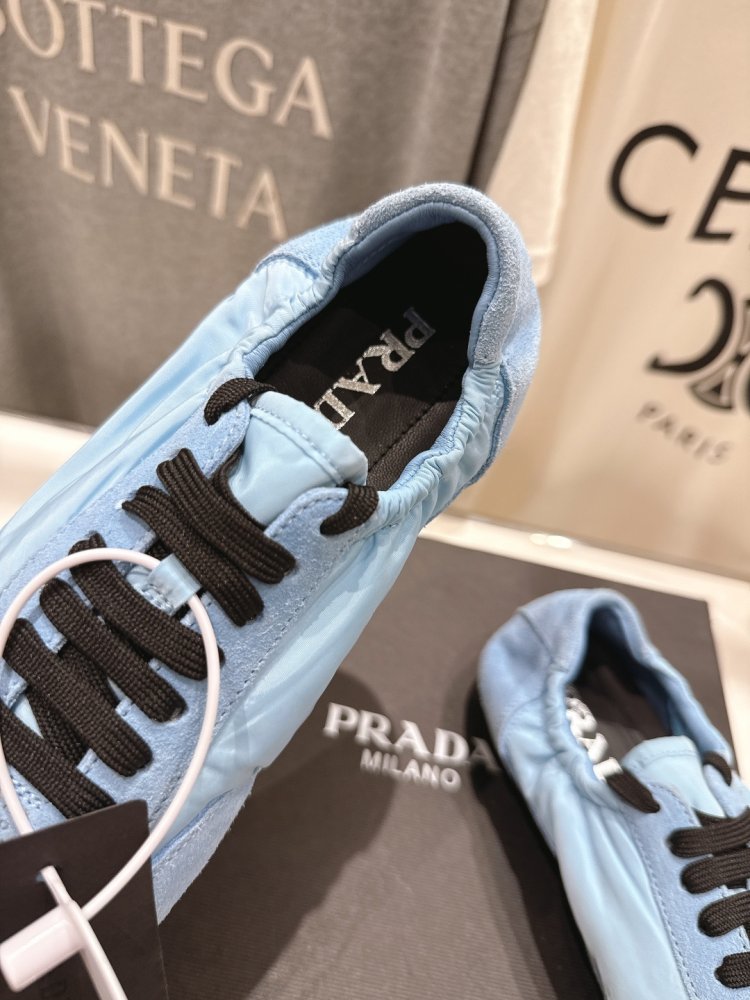 Кросівки жіночі фото 7