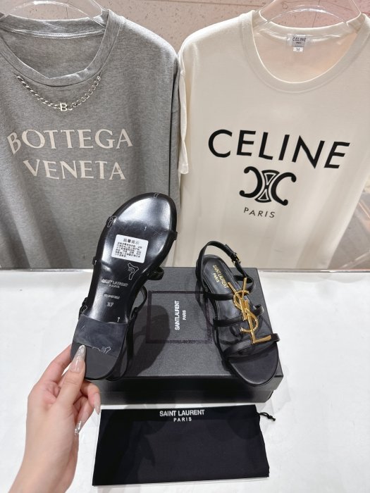 Босоножки фото 9